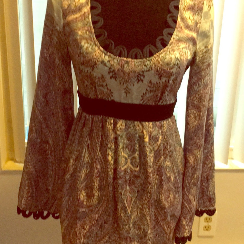 Mini paisley long sleeved dress with velvet trim